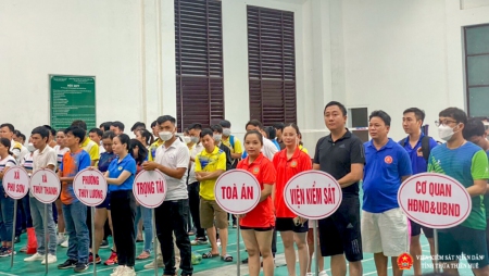 VKSND thị xã Hương Thủy tham dự Giải Cầu lông Công nhân, viên chức, lao động năm 2022