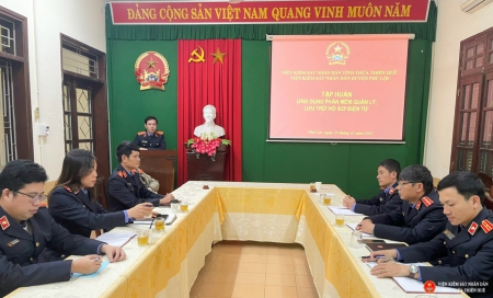 Đồng chí Phan Lộc Linh - Viện trưởng VKSND huyện khai mạc buổi tập huấn hướng dẫn