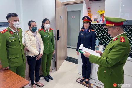 Cơ quan Cảnh sát điều tra Công an tỉnh TT. Huế tống đạt các Quyết định đối với bị can Lê Thị Hồng Phương