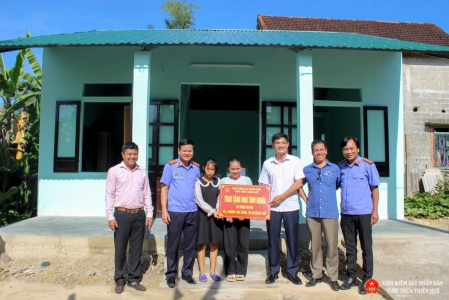 VKSND tỉnh Thừa Thiên Huế trao tặng nhà tình nghĩa trị giá 120 triệu đồng