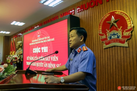 Đồng chí Hồ Thanh Hải - Ủy viên Ban cán sự đảng, Phó Viện trưởng VKSND tỉnh Thừa Thiên Huế phát biểu chỉ đạo