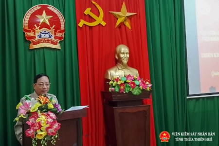 Trần Nhơn Vượng- Ủy viên BCS Đảng, Bí thư Đảng ủy, Phó Viện trưởng VKSND tỉnh Thừa Thiên Huế phát biểu chỉ đạo tại hội nghị
