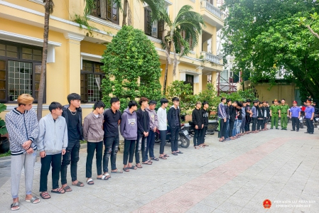 Phê chuẩn khởi tố bị can và phê chuẩn bắt tạm giam hàng chục đối tượng gây “náo loạn” đường phố Huế.