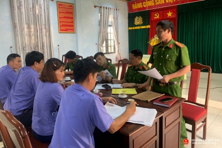 Trực tiếp kiểm sát tại Cơ quan cảnh sát điều tra Công an huyện Phong Điền.