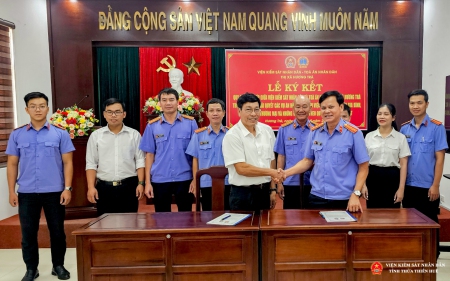 VKSND thị xã Hương Trà ký kết quy chế phối hợp giải quyết các vụ việc dân sự, hành chính