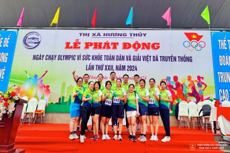 Cán bộ, công chức và người lao động VKSND thị xã Hương Thủy hưởng ứng tinh thần rèn luyện thể dục thể thao