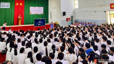 Tuyên truyền pháp luật trong trường học - Hiệu quả từ những hoạt động thiết thực của VKSND khu vực 3 - Huế.