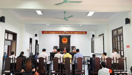 Toàn cảnh phiên tòa