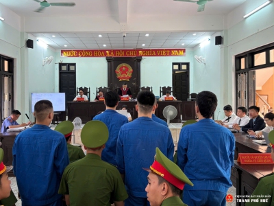 Toàn cảnh phiên tòa