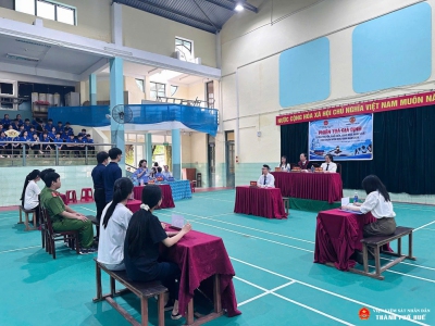 Viện kiểm sát nhân dân khu vực 2 - Huế tuyên truyền, phổ biến pháp luật tại Trường Trung học phổ thông Gia Hội