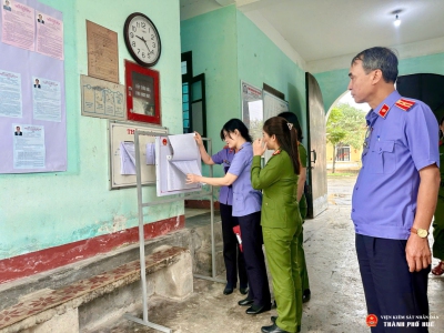 VKSND thành phố Huế trực tiếp kiểm sát việc tổ chức bầu cử tại Trại tạm giam Công an thành phố Huế