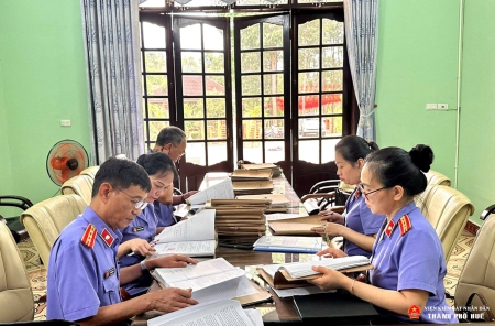 Viện kiểm sát nhân dân thành phố Huế kiểm sát việc lập hồ sơ đề nghị  tha tù trước thời hạn có điều kiện dịp Quốc khánh 02/9
