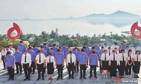 Viện kiểm sát nhân dân khu vực 4 - Huế tri ân anh hùng liệt sĩ, tiếp nối truyền thống cách mạng.