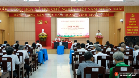 Toàn cảnh Hội nghị tiếp xúc cử tri sau Kỳ họp thứ Nhất, Quốc hội khóa XVI tại điểm cầu UBND phường Mỹ Thượng.
