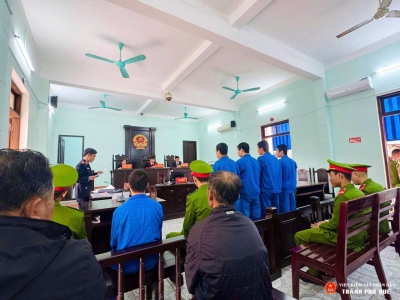 Bản án hơn 29 năm tù dành cho 04 đối tượng  Tổ chức sử dụng trái phép hàng trắng