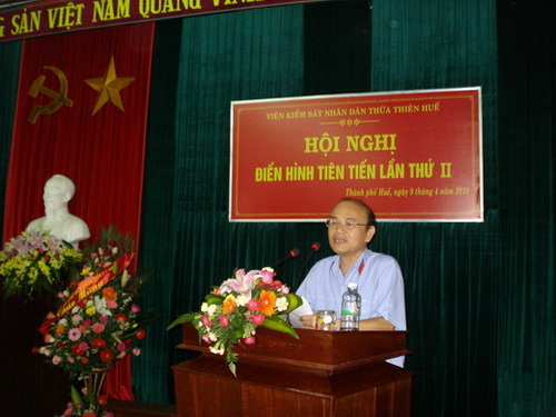 Đồng chí Hoàng trọng Khảm – Viện trưởng VKSND Thừa Thiên Huế phát biểu tại Hội nghị