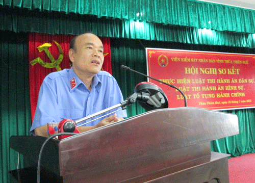 Đồng chí Hoàng Trọng Khảm phát biểu chỉ đạo tại hội nghị