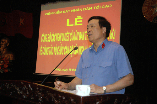 Viện trưởng Viện kiểm sát nhân dân  tối cao Nguyễn Hòa Bình phát biểu tại Lễ công bố các Nghị quyết