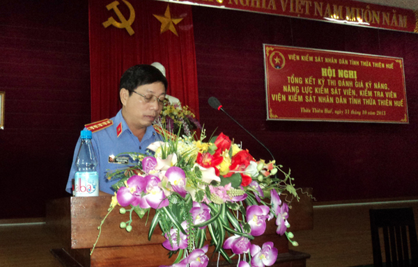 Đồng chí Trần Nhơn Vượng - Phó Viện trưởng VKSND tỉnh Thừa Thiên Huế - Chủ tịch Hội đồng đánh giá  kỹ năng, năng lực của đội ngũ Kiểm sát viên, Kiểm tra viên tổng kết cuộc thi
