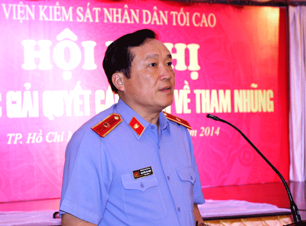 Đồng chí Nguyễn Hòa Bình, Ủy viên Trung ương Đảng, Viện trưởng Viện kiểm sát nhân dân tối cao phát biểu chỉ đạo tại hội nghị