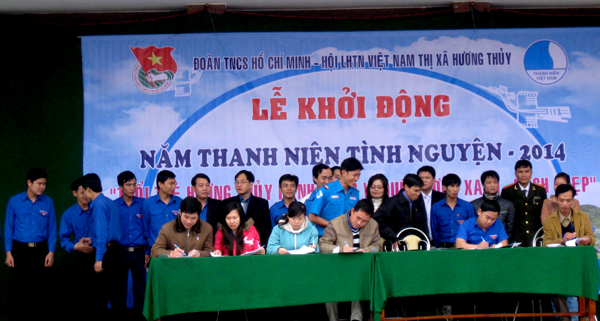 Chi đoàn VKSND thị xã Hương Thủy ra quân "Năm thanh niên tình nguyện - 2014"