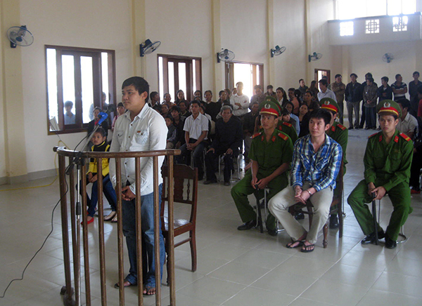 VKSND huyện Phú Vang tham gia xét xử lưu động tại thị trấn Thuận An