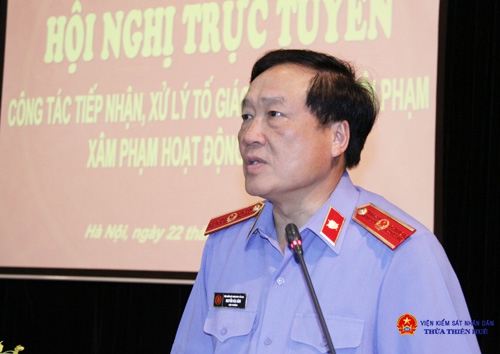 Đồng chí Nguyễn Hòa Bình, Viện trưởng VKSNDTC phát biểu chỉ đạo Hội nghị