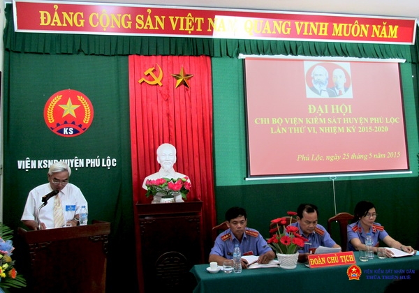 Đồng chí Lê Xuân Cự - Uỷ viên thường vụ Huyện ủy phát biểu chỉ đạo tại Đại hội