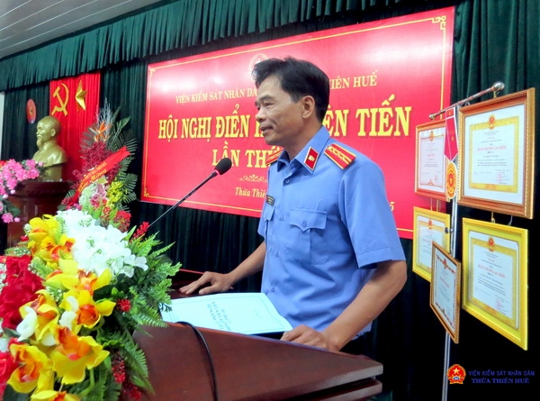 Đồng chí Nguyễn hải Nam trình bày tham luận tại Hội nghị điển hình tiến tiến lần thứ III (2010 - 2015)