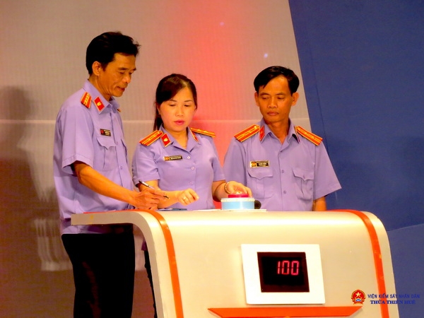 3 thành viên của Đội Viện kiểm sát nhân dân tỉnh Thừa Thiên Huế