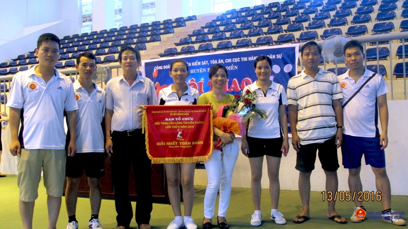 Viện kiểm sát nhân dân huyện Phong Điền giành giải nhất toàn đoàn Giải cầu lông truyền thống lần thứ 5 năm 2016