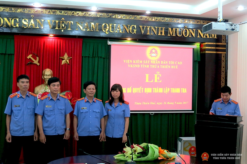Đồng chí Hoàng Ngự Bình - Trưởng phòng TCCB công bố Quyết định thành lập Phòng Thanh tra