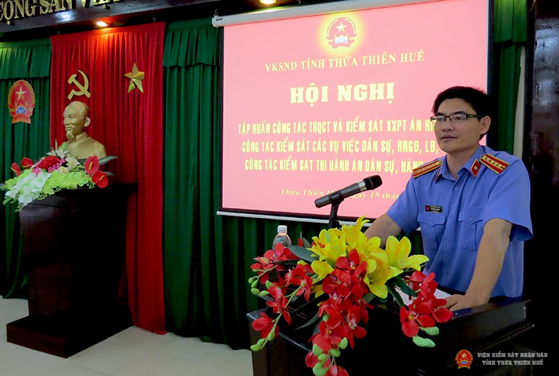 Đồng chí Nguyễn Thanh Hải, Phó Viện trưởng Viện kiểm sát nhân dân tỉnh kết luận Hội nghị