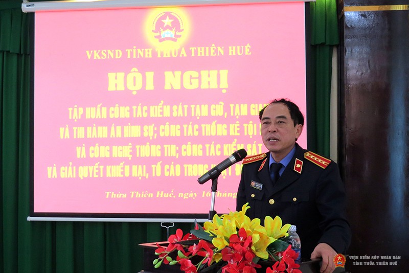 Đồng chí Lại Đình Hùng, Phó Viện trưởng  Viện kiểm sát nhân dân tỉnh kết luận Hội nghị