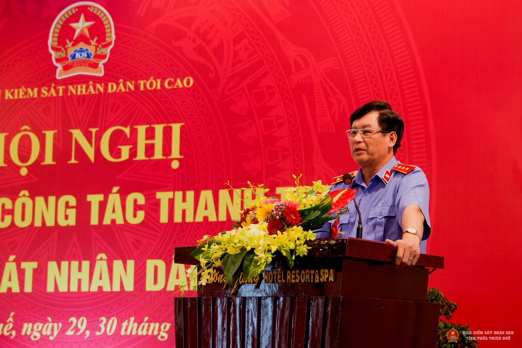 Đồng chí Trần Công Phàn, Phó Viện trưởng VKSNDTC phát biểu chỉ đạo Hội nghị