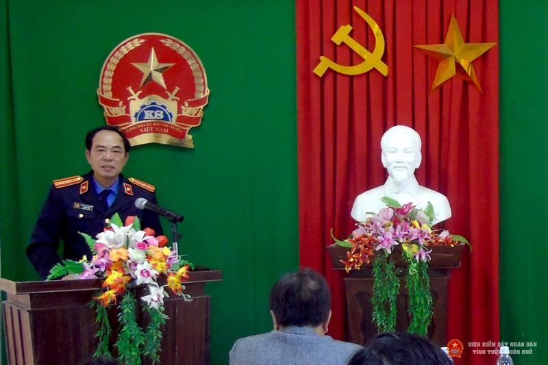 Đồng chí Lại Đình Hùng – Phó Viện trưởng VKSND tỉnh phát biểu chỉ đaọhội nghị