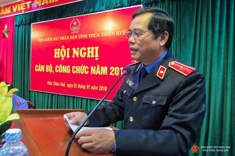 Đồng chí Trần Đại Quang – Tỉnh ủy viên, Bí thư Ban cán sự, Viện trưởng VKSND tỉnh Thừa Thiên Huế trình bày báo cáo tại Hội nghị.