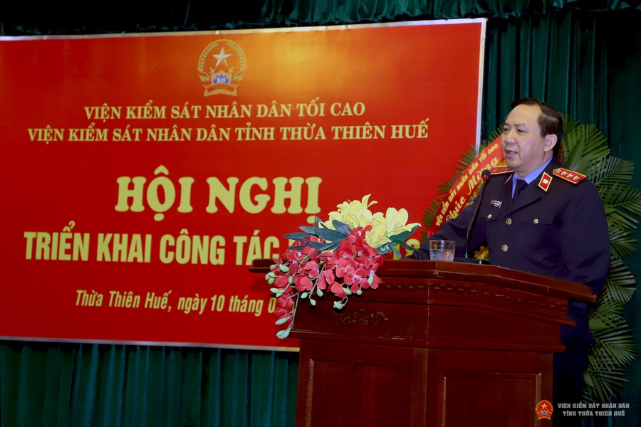 Đồng chí Bùi Mạnh Cường, Phó Viện trưởng Viện kiểm sát nhân dân tối cao phát biểu chỉ đạo Hội nghị.