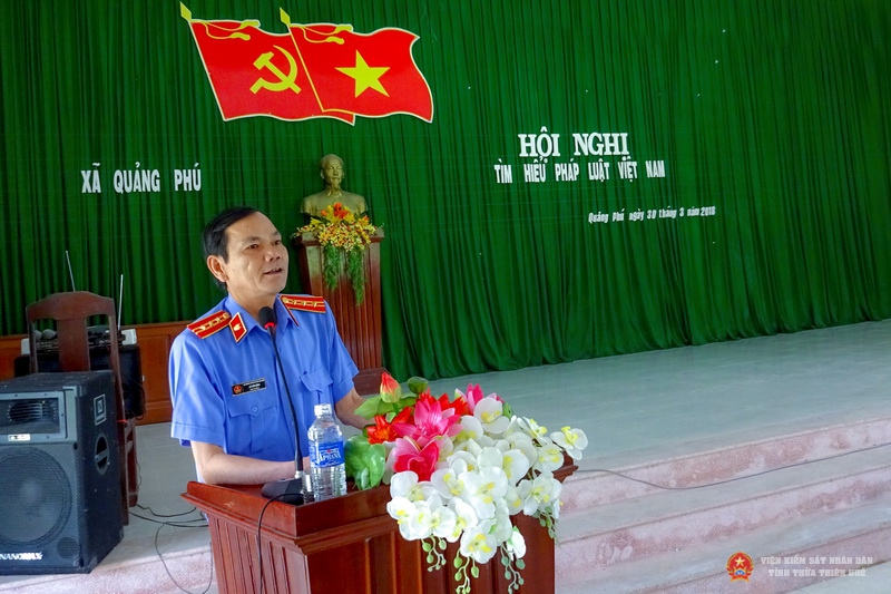 Ảnh: Báo cáo viên Đ/c Lê Văn Bình - Viện trưởng VKSND huyện Quảng Điền