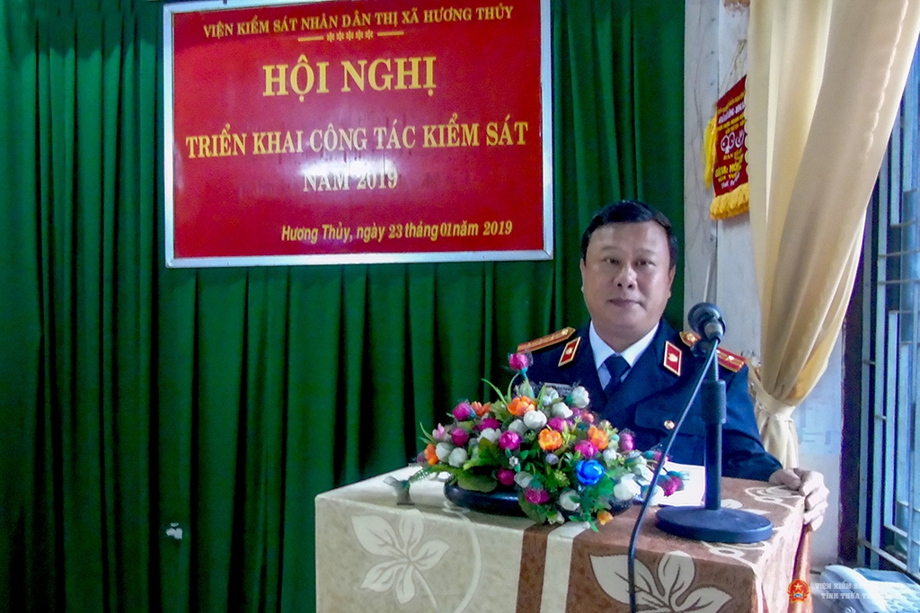 Đồng chí Lê Hồng Phương– Viện trưởng báo cáo tóm tắt kết quả công tác kiểm sát năm 2018