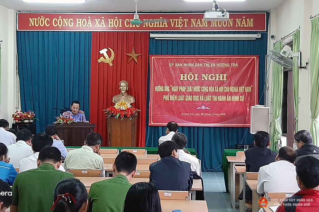 Đồng chí Hoàng Phương Thảo – Thị uỷ viên, Viện trưởng Viện KSND Thị xã Hương Trà triển khai Luật Thi hành án hình sự