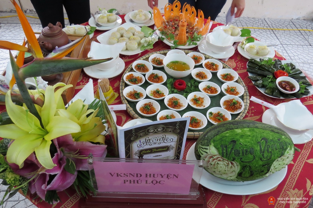 Sản phẩm đạt Giải Nhất trong Hội thi làm bánh "Khéo tay hay làm" của Viện KSND hai cấp tỉnh Thừa Thiên Huế.