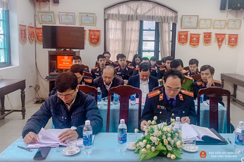 Các đại biểu và toàn thể cán bộ VKSND thị xã Hương Trà tham dự hội nghị