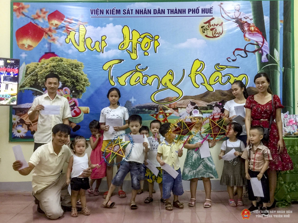 VKSND Thành phố Huế tổ chức "Vui hội trăng rằm"