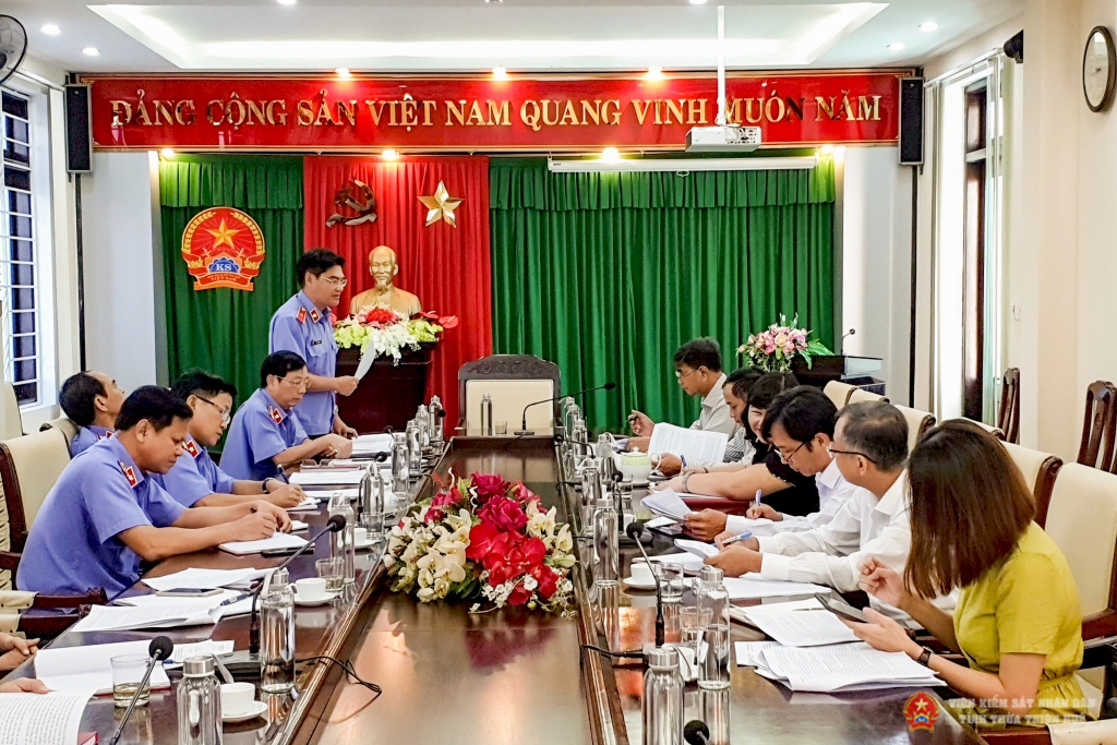Đồng chí Nguyễn Thanh Hải, Tỉnh ủy viên, Bí thư Ban cán sự, Viện trưởng VKSND tỉnh phát biểu tại buổi kết luận.