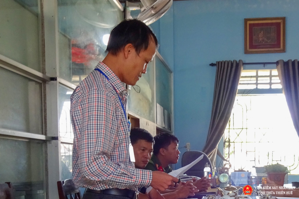 Đ/c Trương Minh Thanh – Phó Chủ tịch UBND Thị trấn Phú Đa báo cáo tình hình quản lý, giám sát giáo dục người chấp hành án treo và cải tạo không giam giữ
