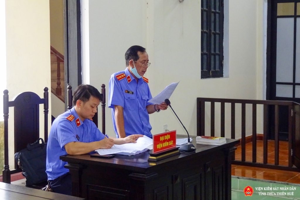 Đồng chí Trần Ánh – Phó Viện trưởng – Kiểm sát viên thực hành quyền công tố tại phiên tòa