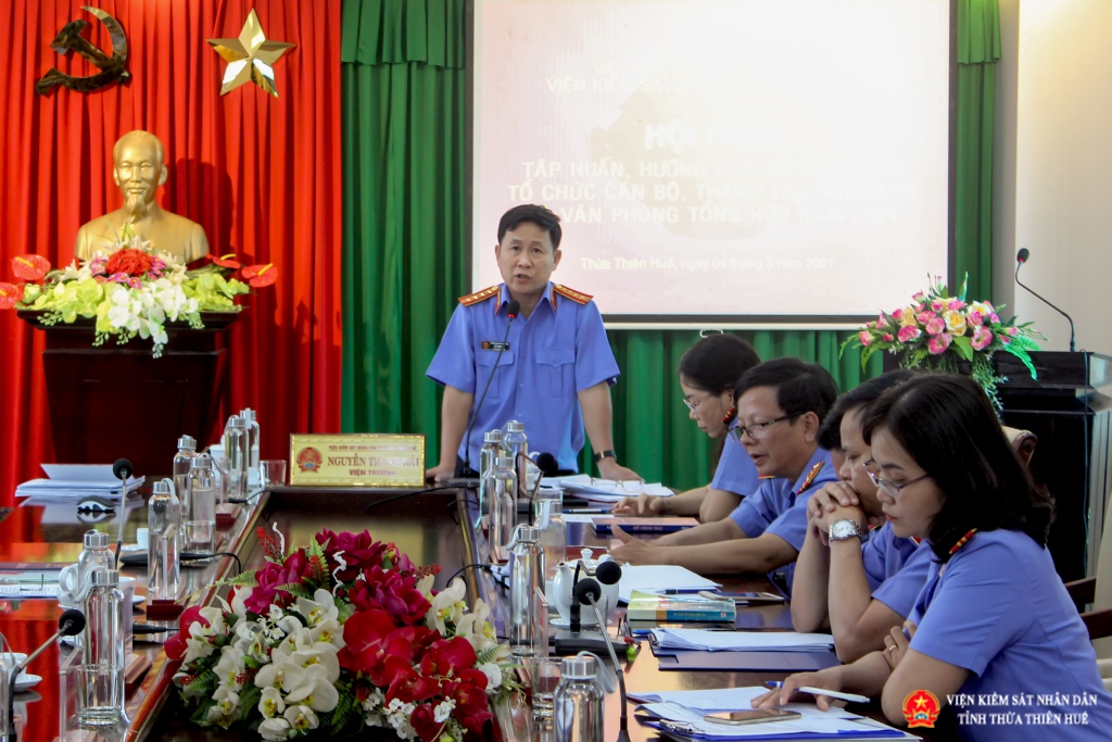 Đồng chí Hồ Thanh Hải - Phó Viện trưởng VKSND tỉnh Thừa Thiên Huế phát biểu kết luận tại Hội nghị.