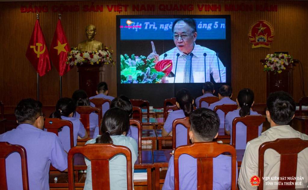 Chi Bộ Văn phòng tổng hợp sinh hoạt chuyên đề “Học tập và làm theo phong cách Hồ Chí Minh"