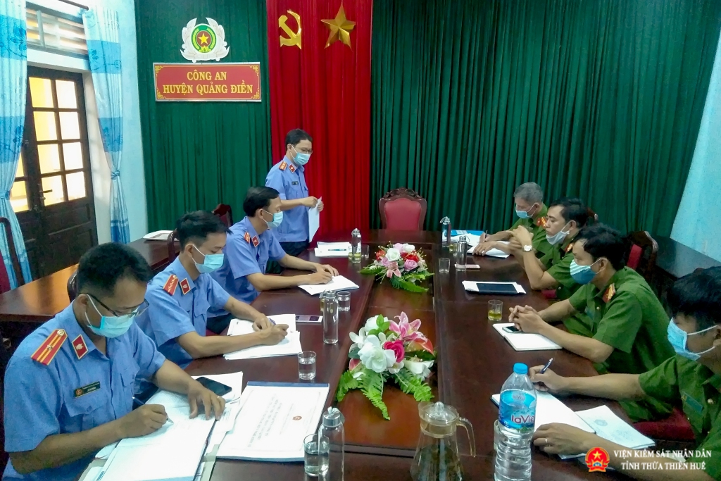 Đoàn kiểm tra làm việc với Cơ quan Cảnh sát điều tra Công an huyện Quảng Điền